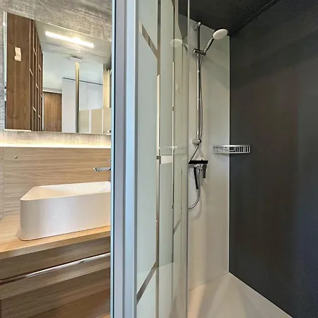 Tiny House, Casa vacanze *