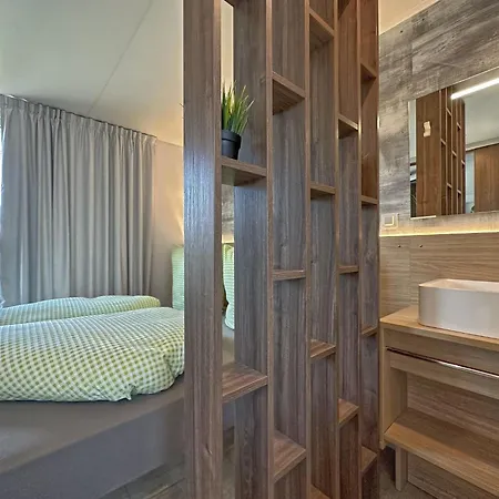 Holiday home Seeblick - Tinyhouse Direkt Am Neunburg vorm Wald